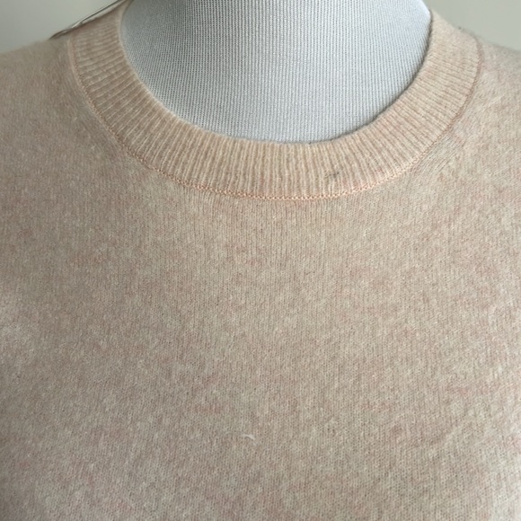 Banana republic new with tags, sweater, size small - Picture 2 of 6